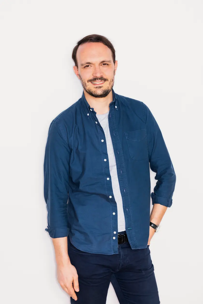 Nicolas Orsoni-Durand, portrait en studio sur fond blanc